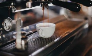 浓缩咖啡：定义、工艺与感官美学的三重解析