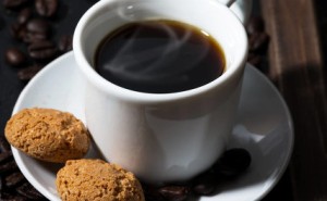 精品咖啡杯拍照文案高级指南：光影与诗意的双重叙事