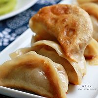 【餐桌上的旅行】南京七家湾牛肉锅贴 【餐桌上的旅行】南京七家湾牛肉锅贴