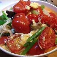 蕃茄鸡蛋香菇面 蕃茄鸡蛋香菇面