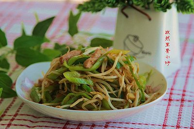 孜然里脊小炒——辣爽劲脆下饭! 孜然里脊小炒——辣爽劲脆下饭!