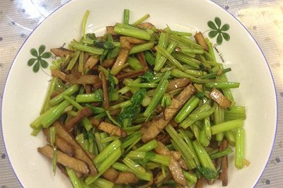 芹菜炒香干 芹菜炒香干