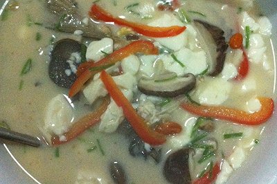 家常嫩豆腐鱼头汤 家常嫩豆腐鱼头汤