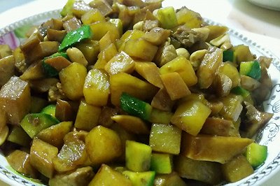 宫保杏鲍菇、土豆丁 宫保杏鲍菇、土豆丁