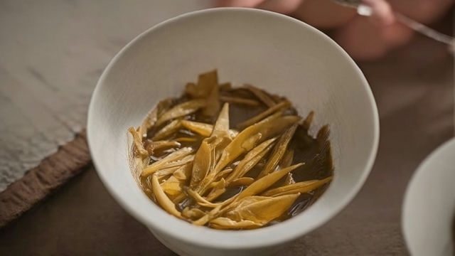 霍山黄芽与杏皮饮料的完美结合品味自然的清新与醇厚 霍山黄芽与杏皮饮料的完美结合品味自然的清新与醇厚